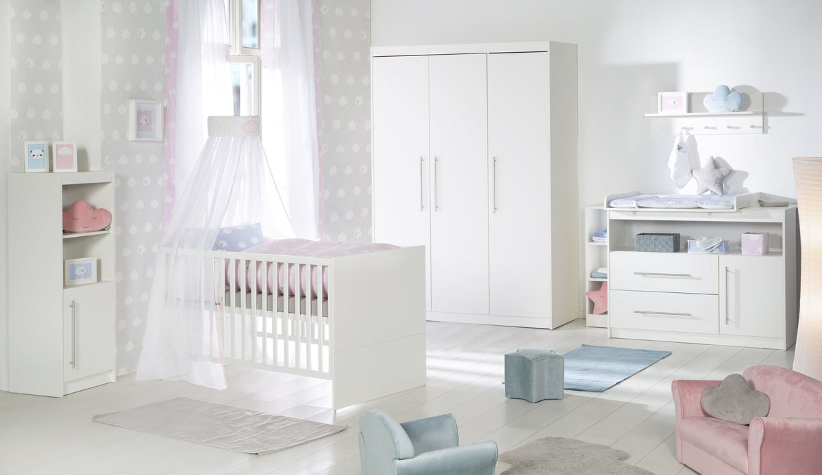 Vorschaubild Möbelkollektion Maren in Weiß mit Edelstahl-Griffen - Kinderzimmerset 3-teilig im Milieu mit Babybett, Wickelkommode und Kleiderschrank