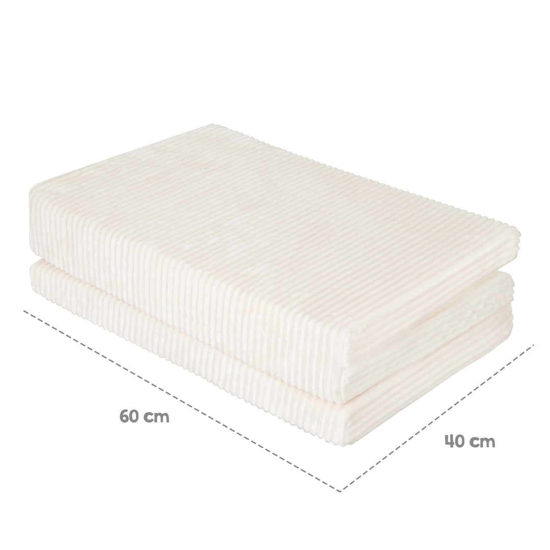 Maßgrafik der zusammengefalteten Reisebettmatratze in Beige: Packmaß 60 x 40 cm.