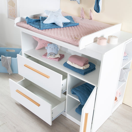 Kinderzimmer 'Lilo' - Kombi-Bett 70x140 + Wickelkommode + Kleiderschrank 2-türig - Weiß – Milieubild (8/17)