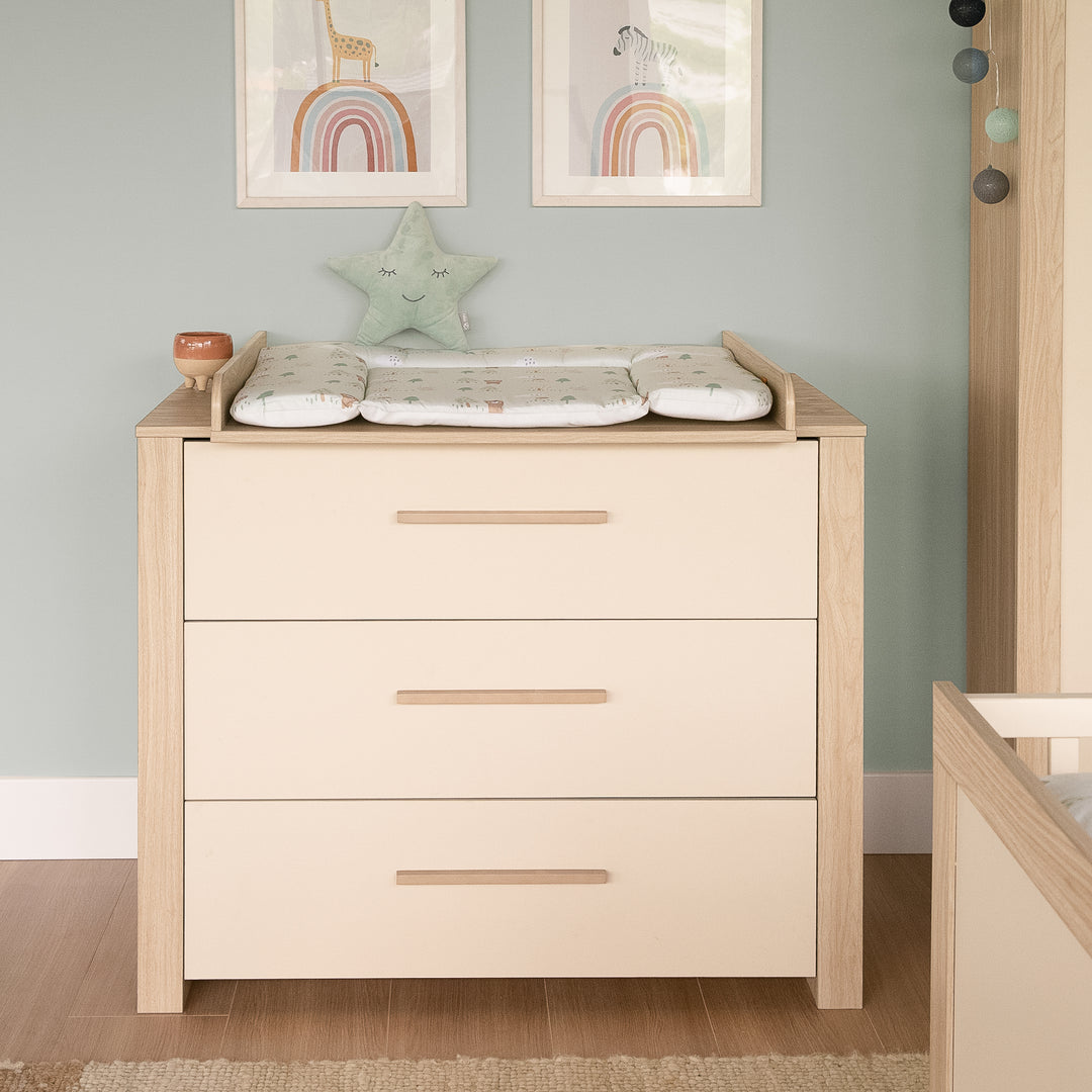 Children's Room Set 3-Piece 'Momo' - Solid Wood Handles - Cashmere / Tristan Oak – Lifestyle Image (10/23)