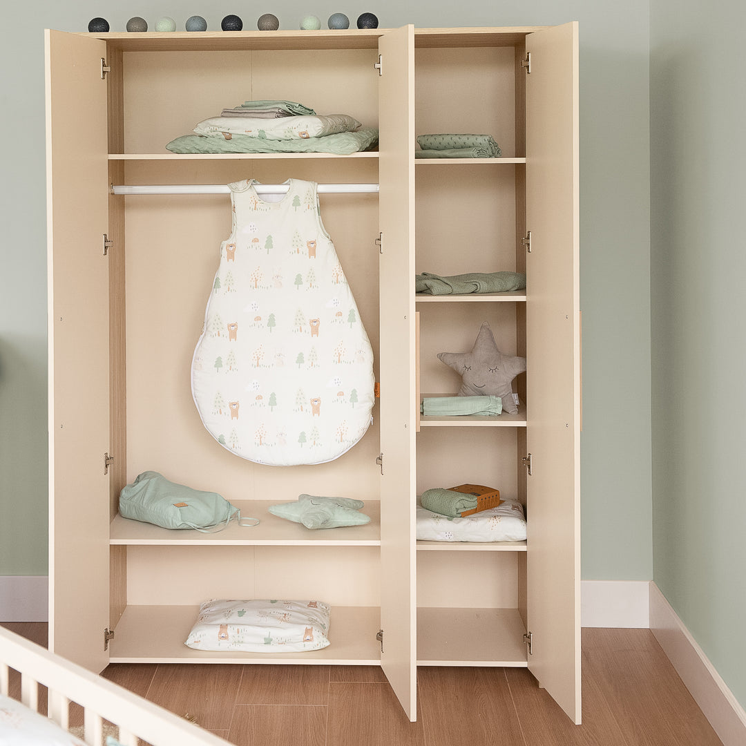 Children's Room Set 3-Piece 'Momo' - Solid Wood Handles - Cashmere / Tristan Oak – Lifestyle Image (17/23)
