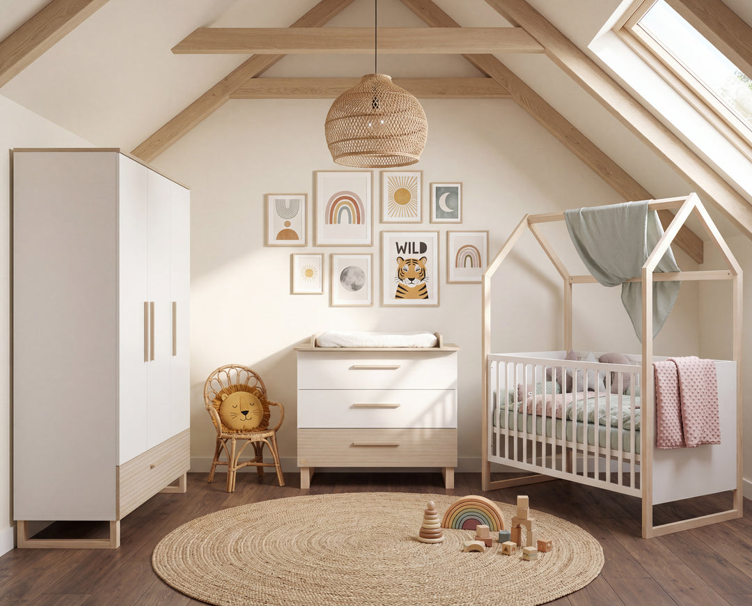 Armario infantil 'Noah' 3puertas - Alta calidad ranuras - Blanco / tristan roble – Foto ambientada (2/8)
