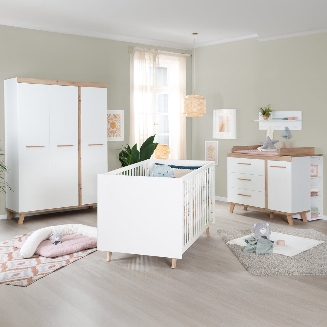 Combi Children's Bed 'Smile' 70x140 - Height-Adjustable - Feet Made of Oak Solid - White – Lifestyle Image (6/6)