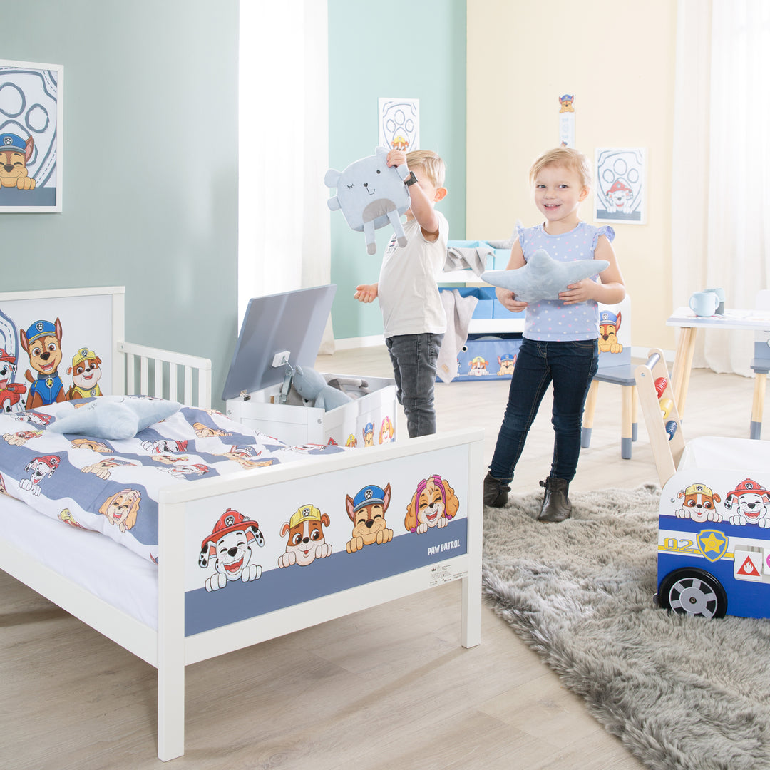 Toddler-Themenbett 'Paw Patrol' 70 x 140 cm incl. Slatted Frame & Bedding – Lifestyle Image (6/7)