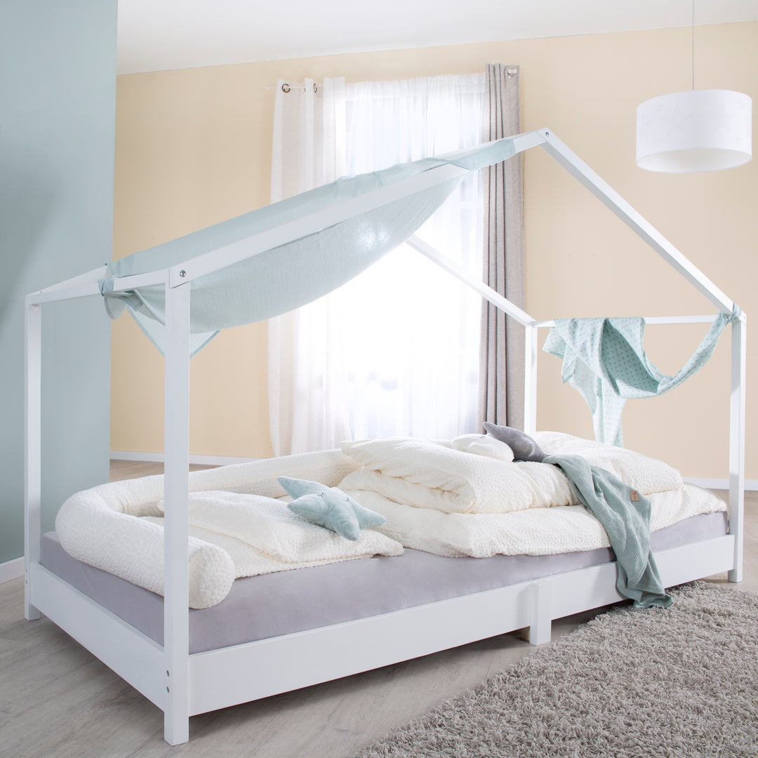Hausbett 90 x 200 cm - Bodenbett für Kinder nach Montessori Prinzip - Holz weiß – Milieubild (3/11)