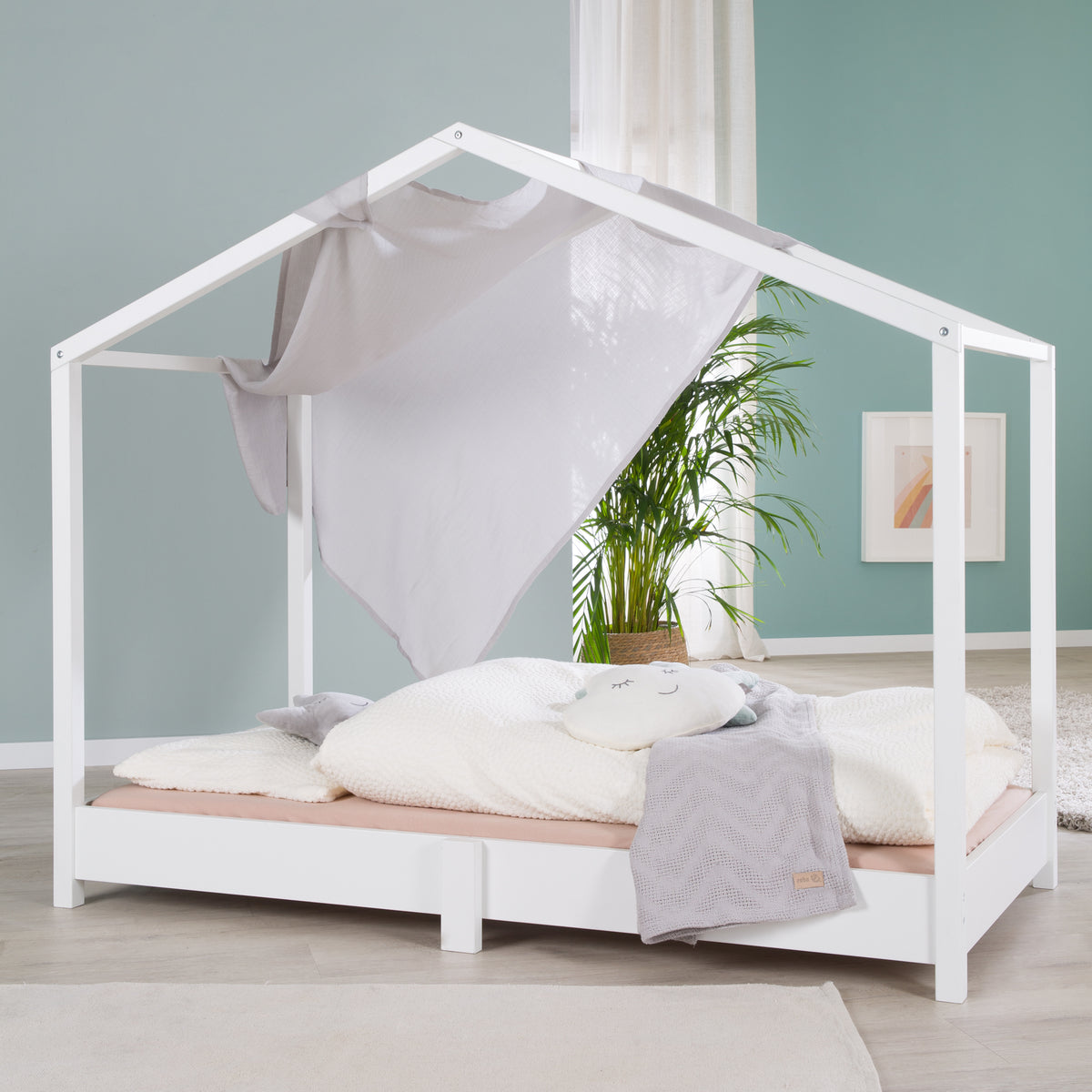 Hausbett 70 x 140 cm - Bodenbett nach Montessori Prinzip - Holz weiß – Milieubild (1/13)