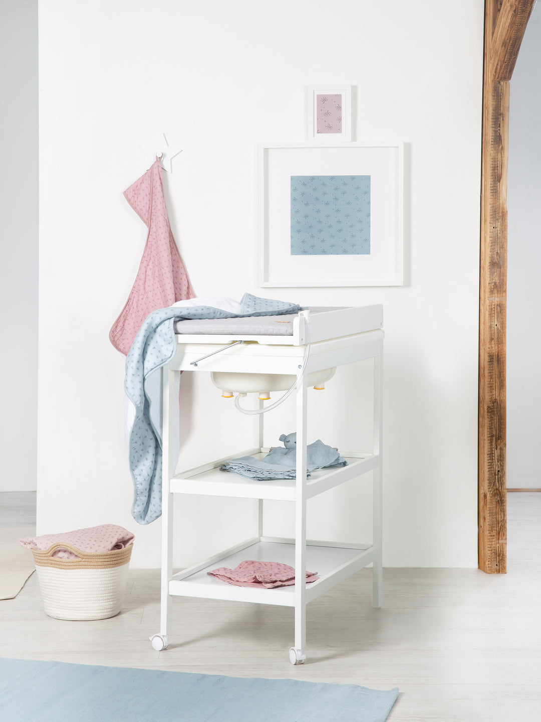 Combinato bagno-fasciatoio 'Neonato Pool' bianco incl. girevole materassino fasciatoio 'roba Style grigio' con 2 rotelle – Foto speciale (12/17)