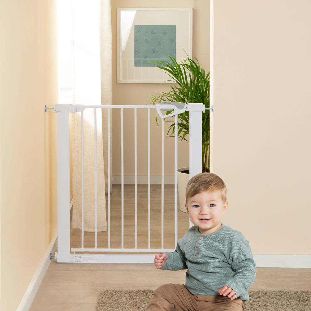 EasySafe+ barrera para puertas y escaleras - Anchura 75-82 cm - Ampliable hasta 110 cm - Blanco – Foto ambientada (2/16)