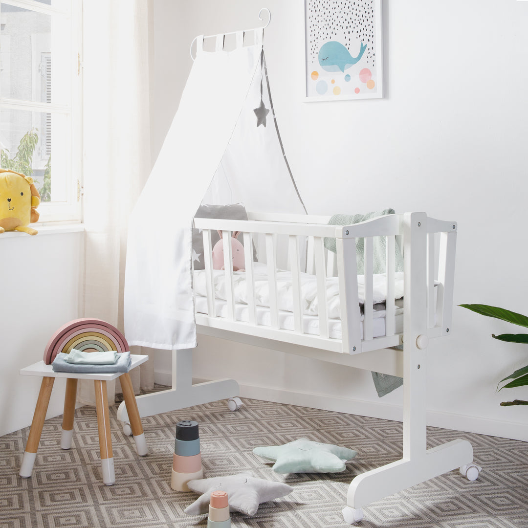 Komplettwiegenset "Little Stars" inkl. textiler Ausstattung in Weiß / Grau – Milieubild (2/7)