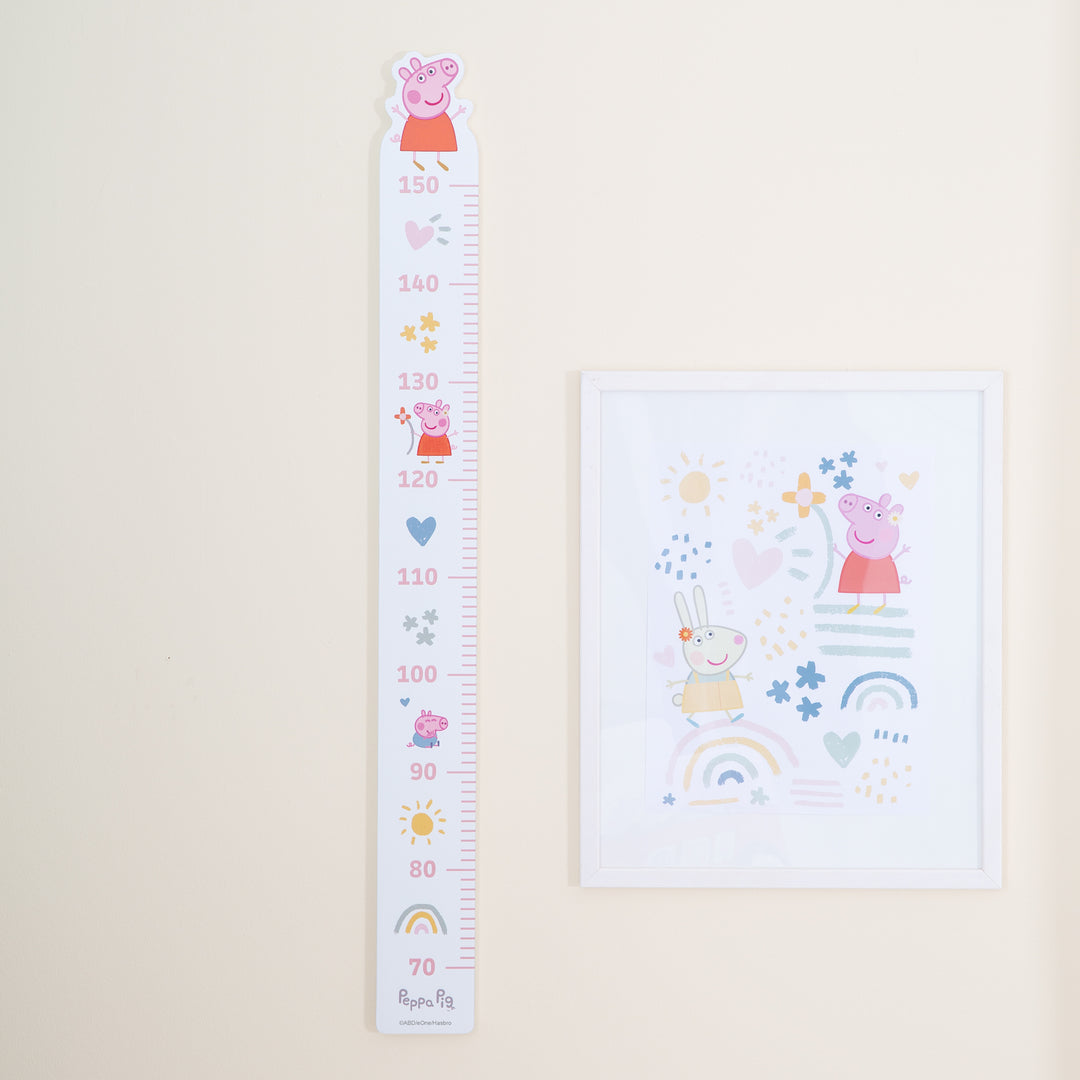 Height Chart Peppa Pig - Scale from 70 cm to 150 cm for Children - Wood White / Pink – Lifestyle Image (2/4)