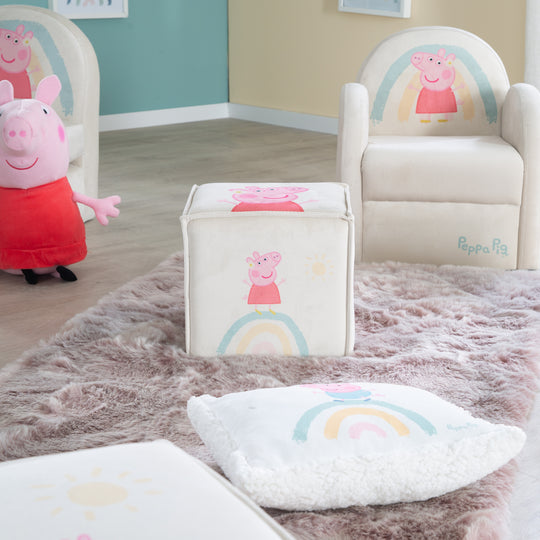 Tabouret enfant 'Peppa Pig' en forme de cube - Housse en velours en beige + peppa print – Photo d'ambiance (5/7)