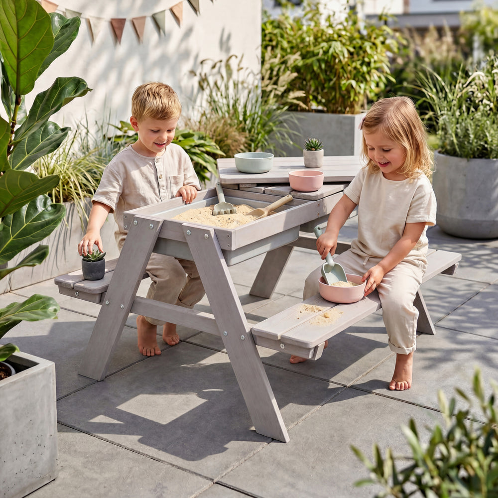 Set de mesa y sillas infantil 'Play' con bandejas de juego, resistente a la intemperie madera maciza, set de mesa y sillas & mesa de barro - Gris – Foto ambientada (2/13)