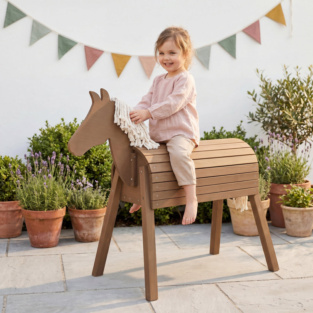 Caballo de volteo y de exterior con mäcrin & cola - Madera maciza color teca – Foto ambientada (2/8)