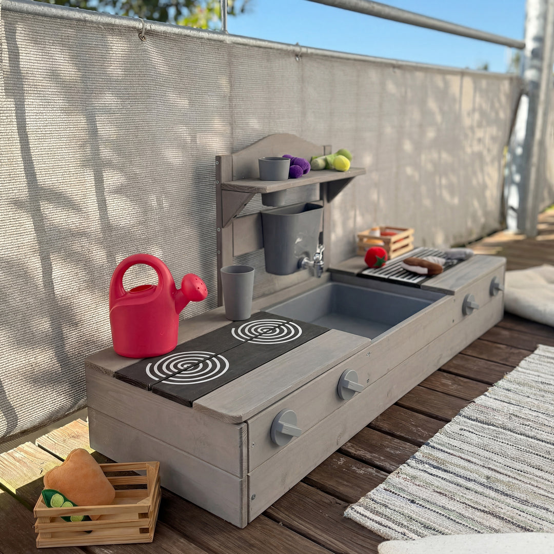 2in1 bac à sable de balcon & cuisine d'extérieur - Certifié FSC® - Bois massif lasuré gris – Photo d'ambiance (15/15)