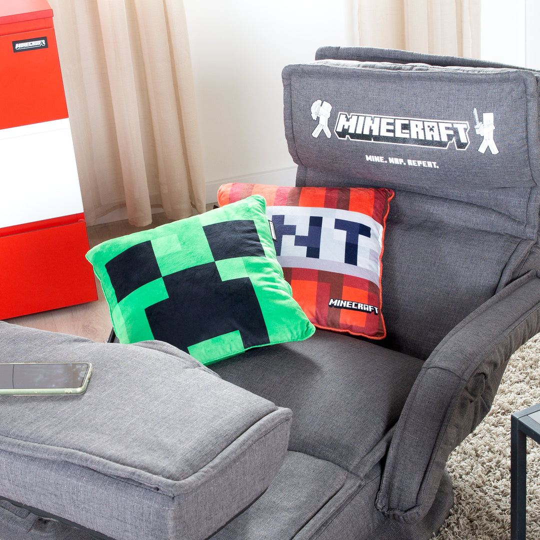 Decorative Cushion 'Minecraft' incl. Filling - TNT - Velvet Fabric – Lifestyle Image (8/8)