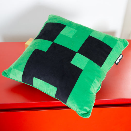Coussin décoratif 'Minecraft' avec rembourrage - Creeper - Tissu velours – Photo d'ambiance (4/7)