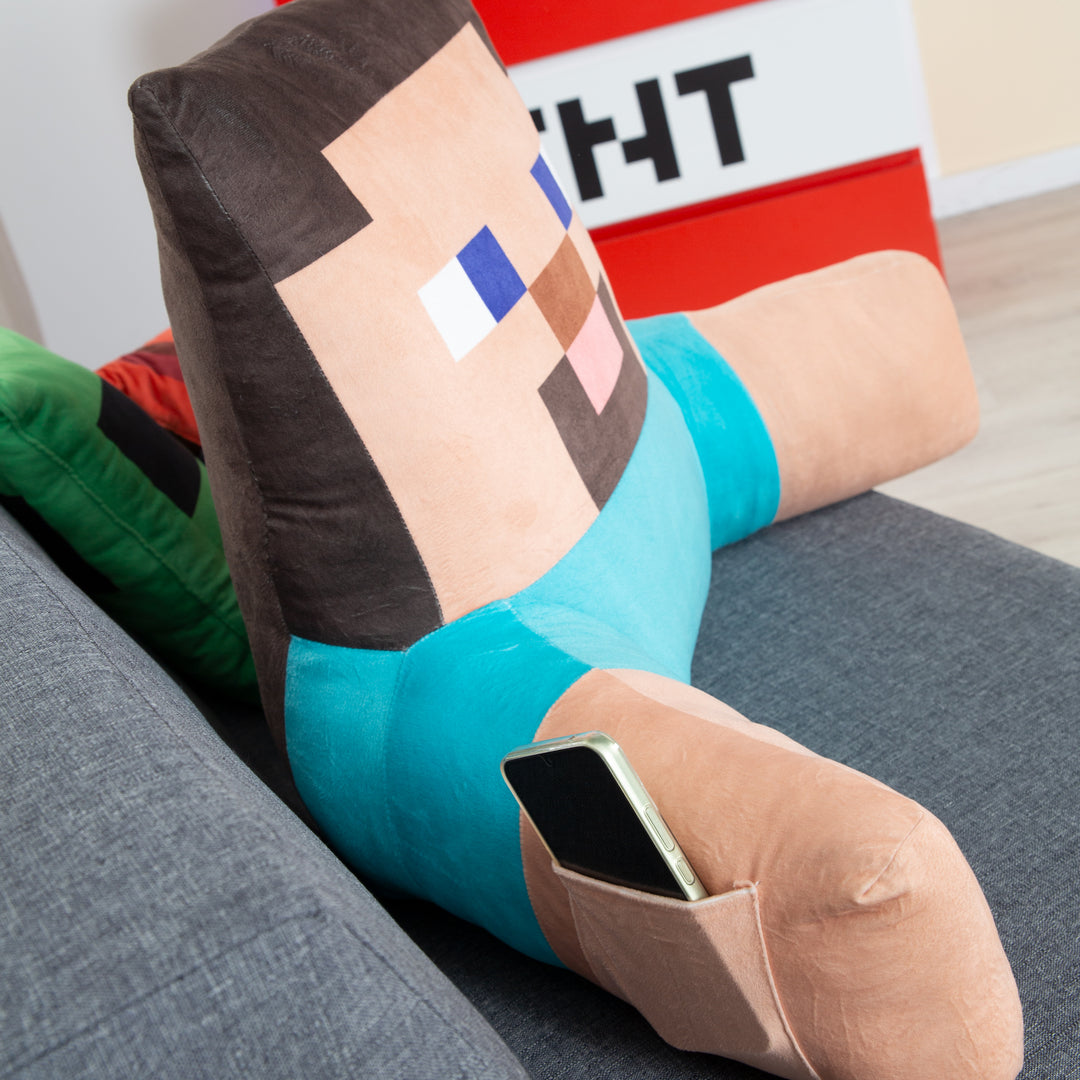 Coussin de lecture et de relaxation 'Minecraft' - Steve - Tissu velours – Photo d'ambiance (4/6)