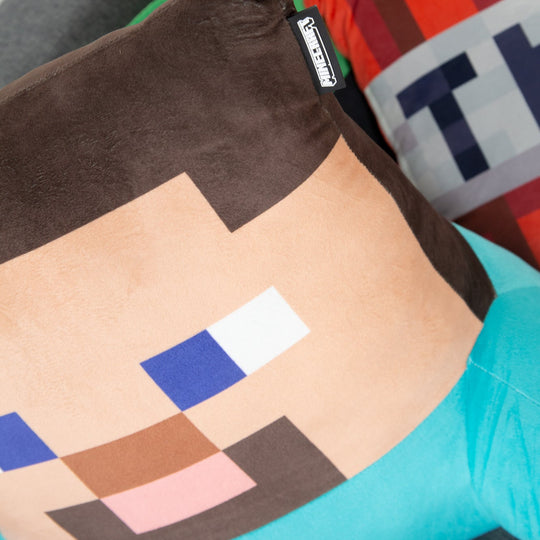 Coussin de lecture et de relaxation 'Minecraft' - Steve - Tissu velours – Photo d'ambiance (5/6)