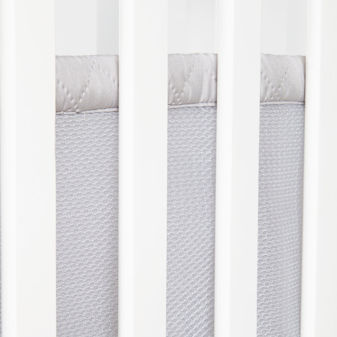 2in1 Beistellbett 'roba Style' inkl. Matratze 45x90, Mesh-Nestchen & Barriere - Holz weiß – Detailbild (7/7)