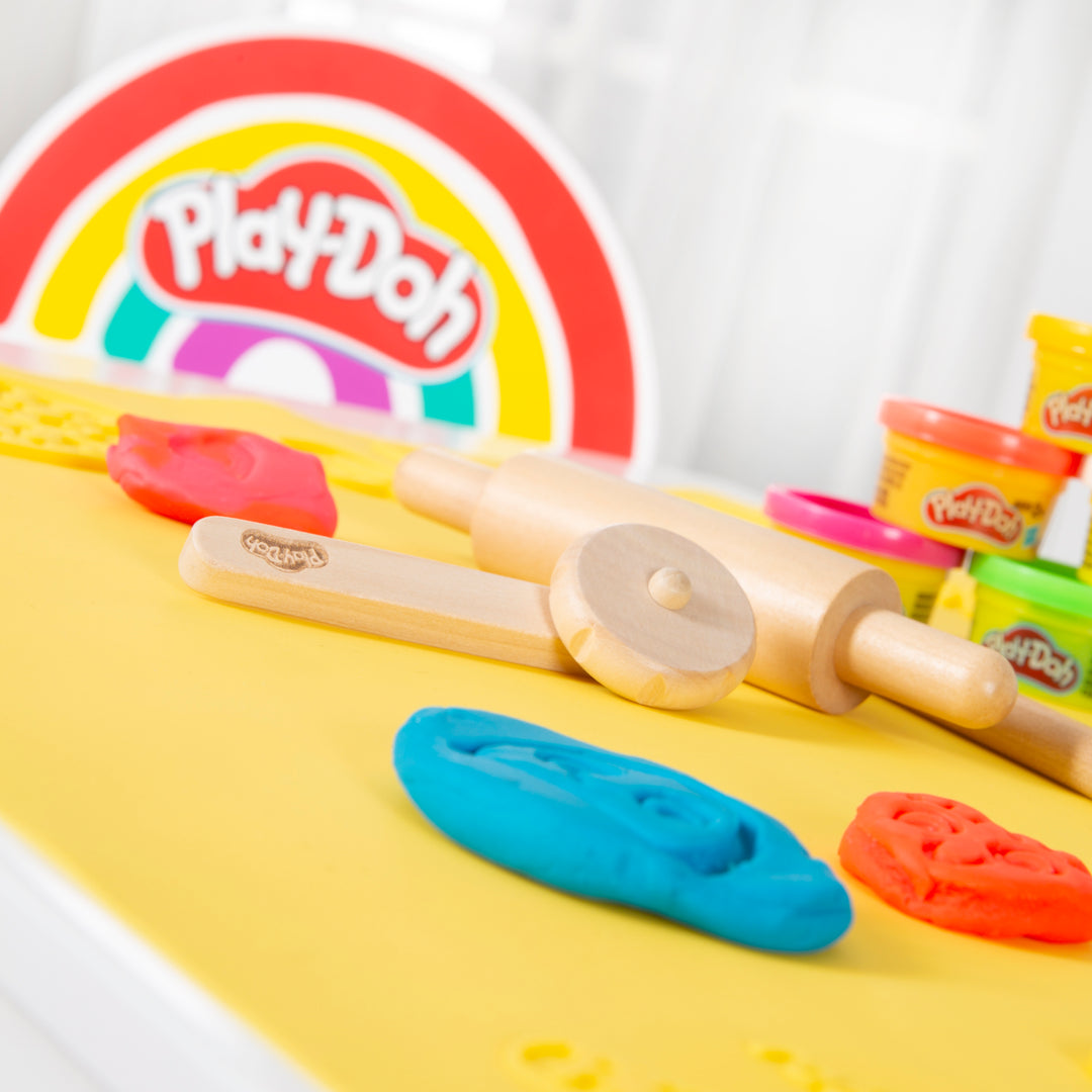 Roba x Play-Doh Play Set with 3D-Kreativmatte, Wooden Tools, Play-Dough Tubs – Detail Image (12/13)