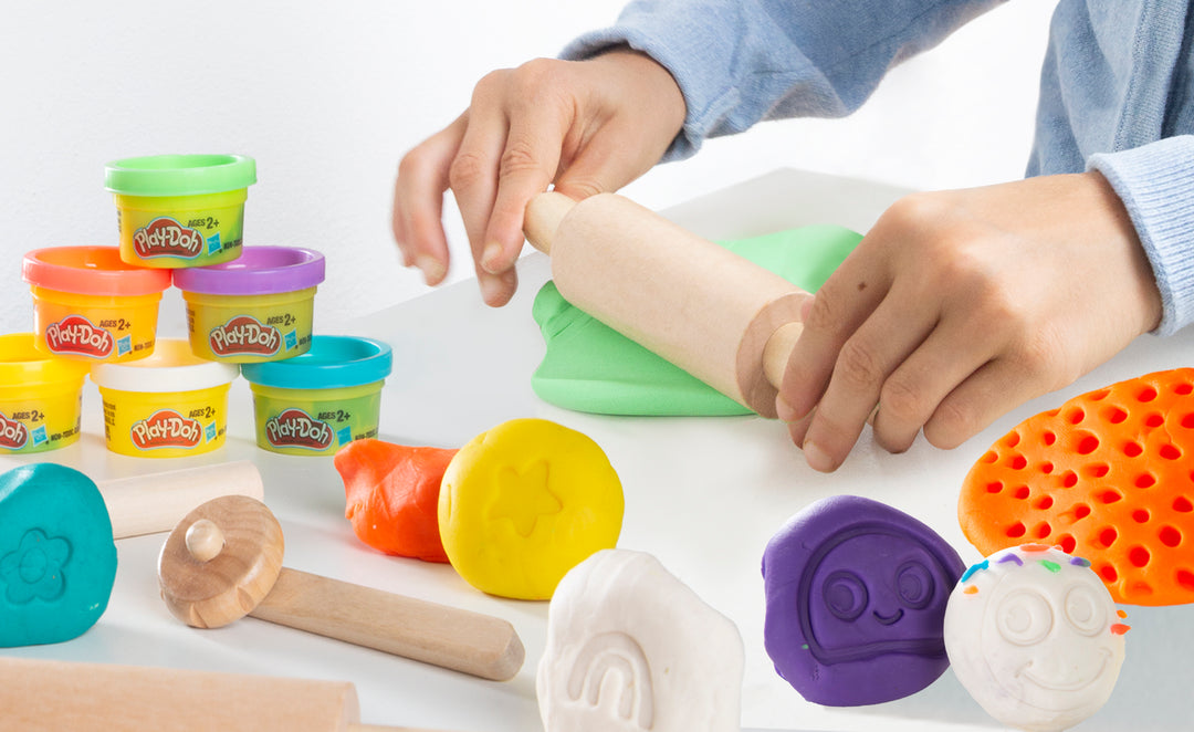 Roba x Play-Doh Play Set with 3D-Kreativmatte, Wooden Tools, Play-Dough Tubs – Cutout (4/13)