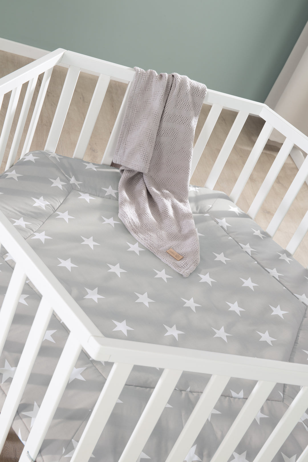 Laufgitter 'Little Stars' 6-eckig, inkl. Schutzeinlage, Holz weiß – Sonderbild (12/13)