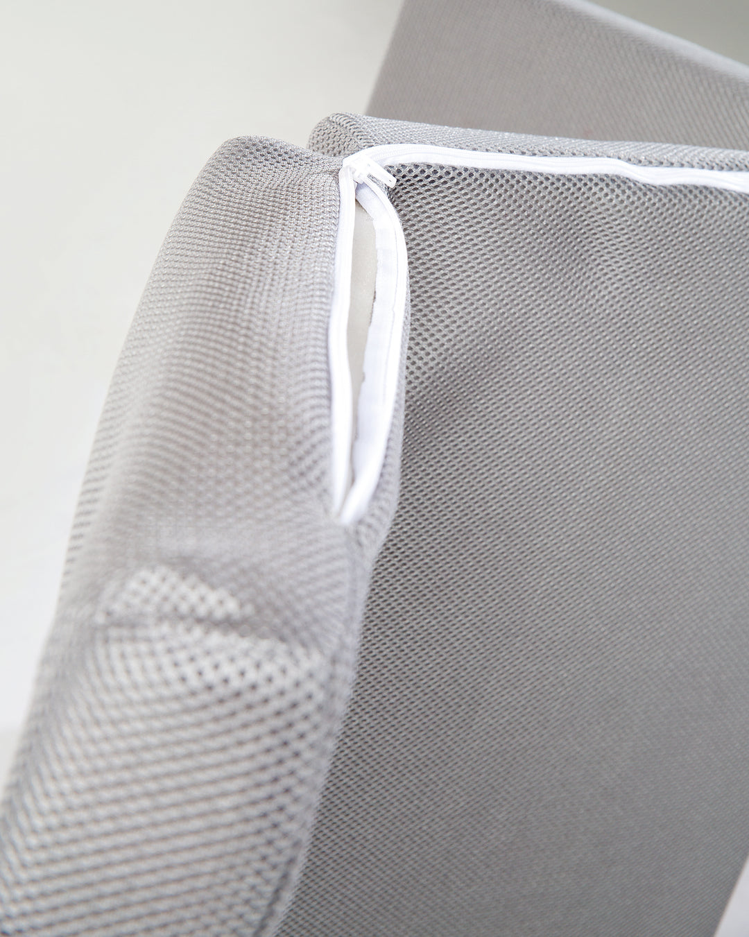 Reisebettmatratze 'safe asleep®', 60 x 120 x 5,5 cm, belüfteter Schaumstoff für optimales Schlafklima – Detailbild (4/14)