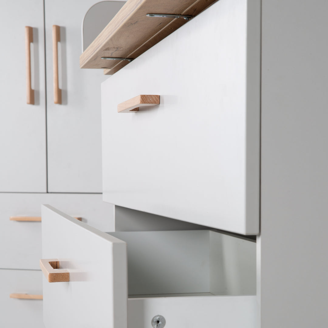 Set cameretta 'Caro', incl. letto combinato 70 x 140 cm, cassettiera fasciatoio & 3ante armadio, grigio chiaro/decoro rovere dorato – Foto di dettaglio (18/21)