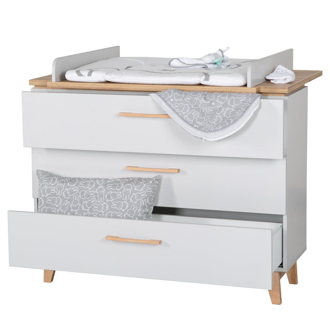 Set cameretta 'Caro', incl. letto combinato 70 x 140 cm, cassettiera fasciatoio & 3ante armadio, grigio chiaro/decoro rovere dorato – Ritaglio (17/21)