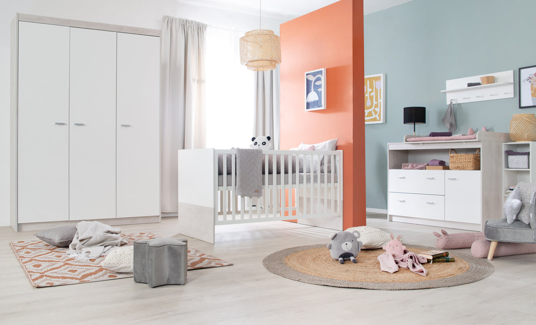 Zimmerset 'Julia'  3-teilig, inkl. Kombi-Kinderbett 70 x 140, Wickelkommode & Schrank 3-türig – Sonderbild (12/13)
