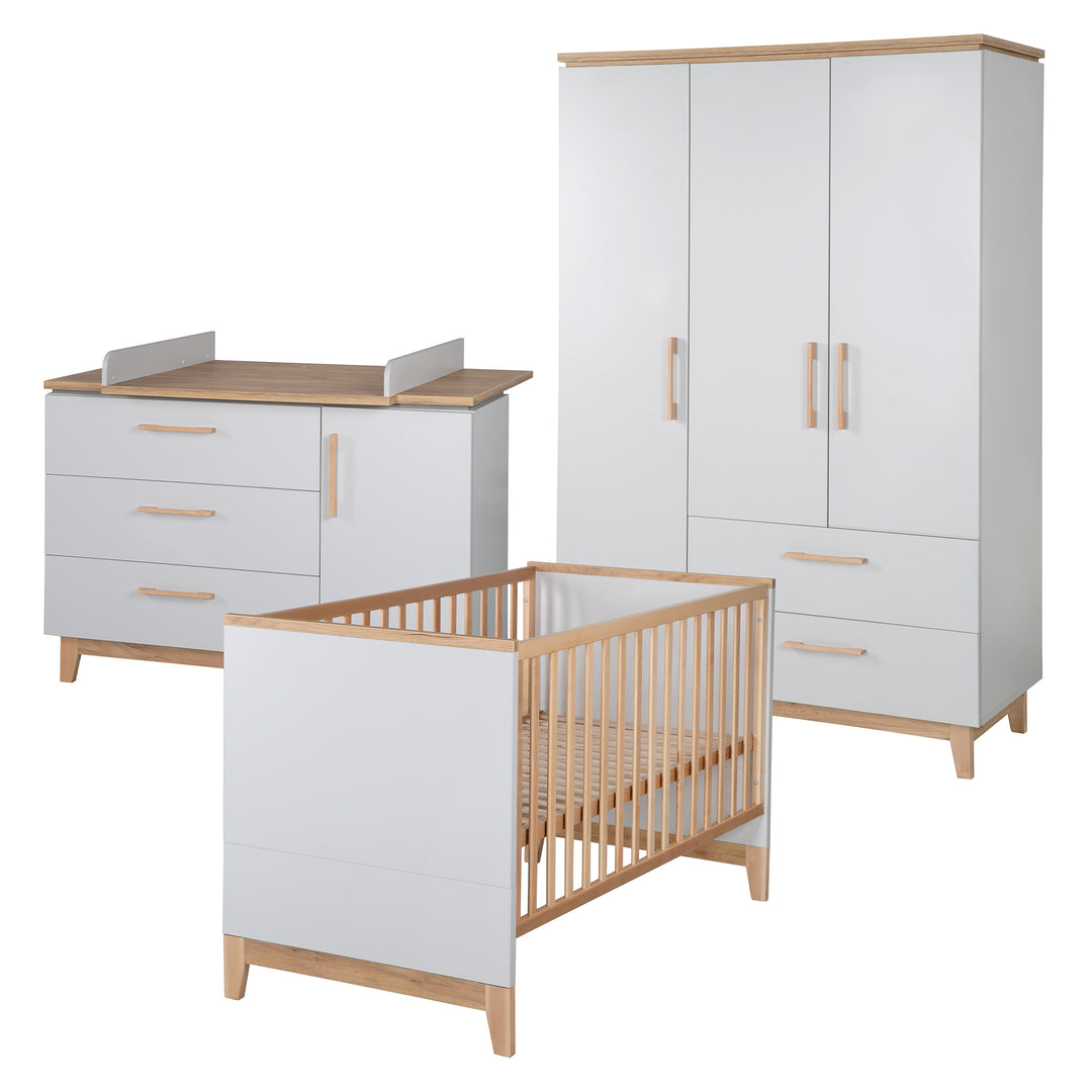 Kinderzimmerset 'Caro', inkl. Kombi-Bett 70 x 140 cm, Wickelkommode & 3-türigem Schrank, Lichtgrau/Goldeiche – Produktbild (1/18)
