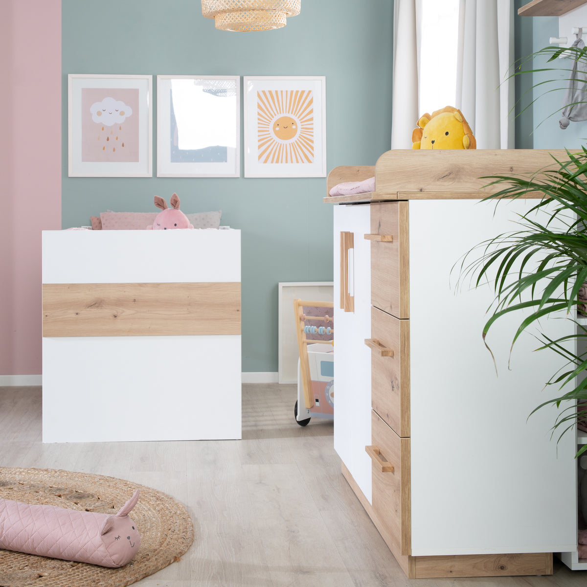 Furniture Set 'Lion 2-Piece - Convertible Cot Bed 70x140 + Changing Table Wide - White - Decor 'Artisan oak' – Lifestyle Image (1/25)