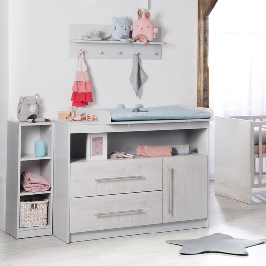 Side Shelf 'Maren 2', Matching Under Changing Table 'Maren 2', for Children's Room, Light Grey, White – Lifestyle Image (2/4)