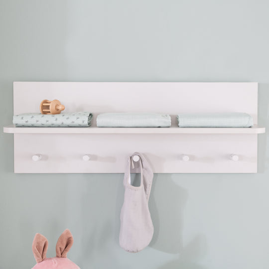 Wandgarderobe lichtgrau, für Baby- & Kinderzimmer, inkl. 1 Ablage & 5 Haken – Milieubild (3/5)