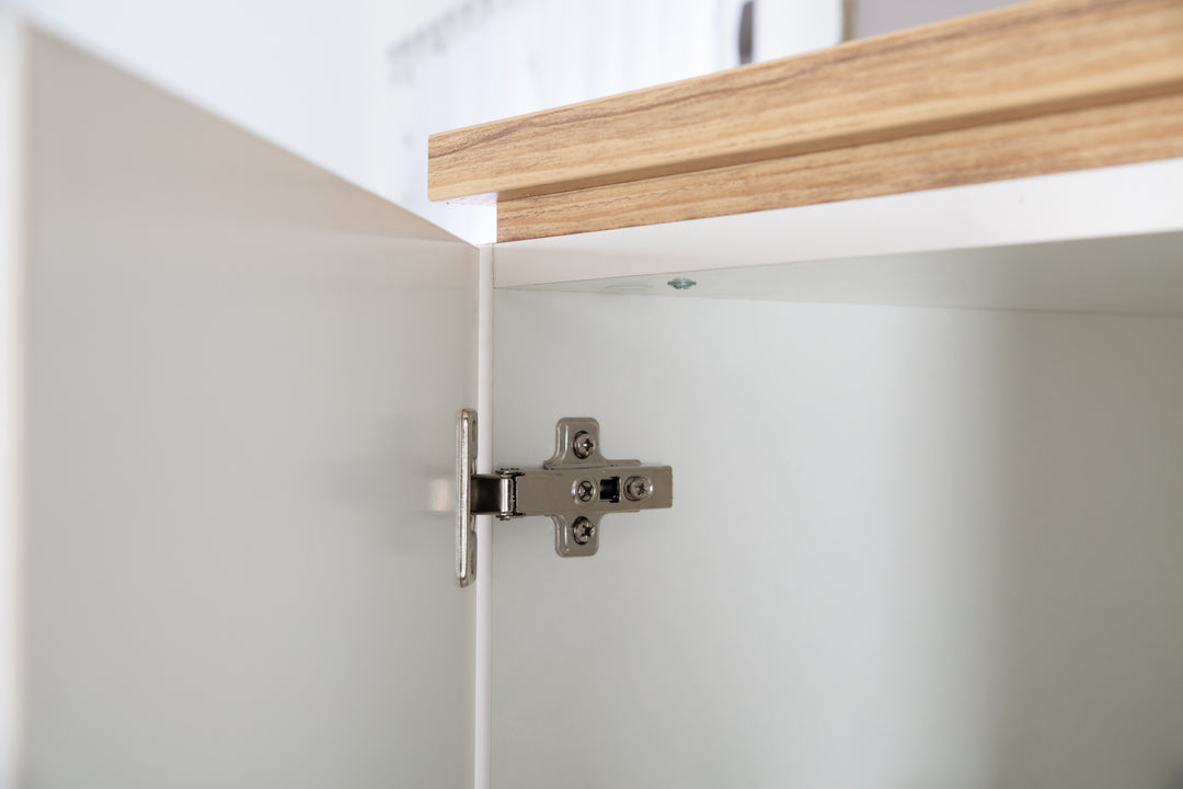 Kleiderschrank 'Finn', 3 Türen, 2 Schubladen, weiß, mit Soft Close-Technik, Drehtürenschrank – Detailbild (8/9)