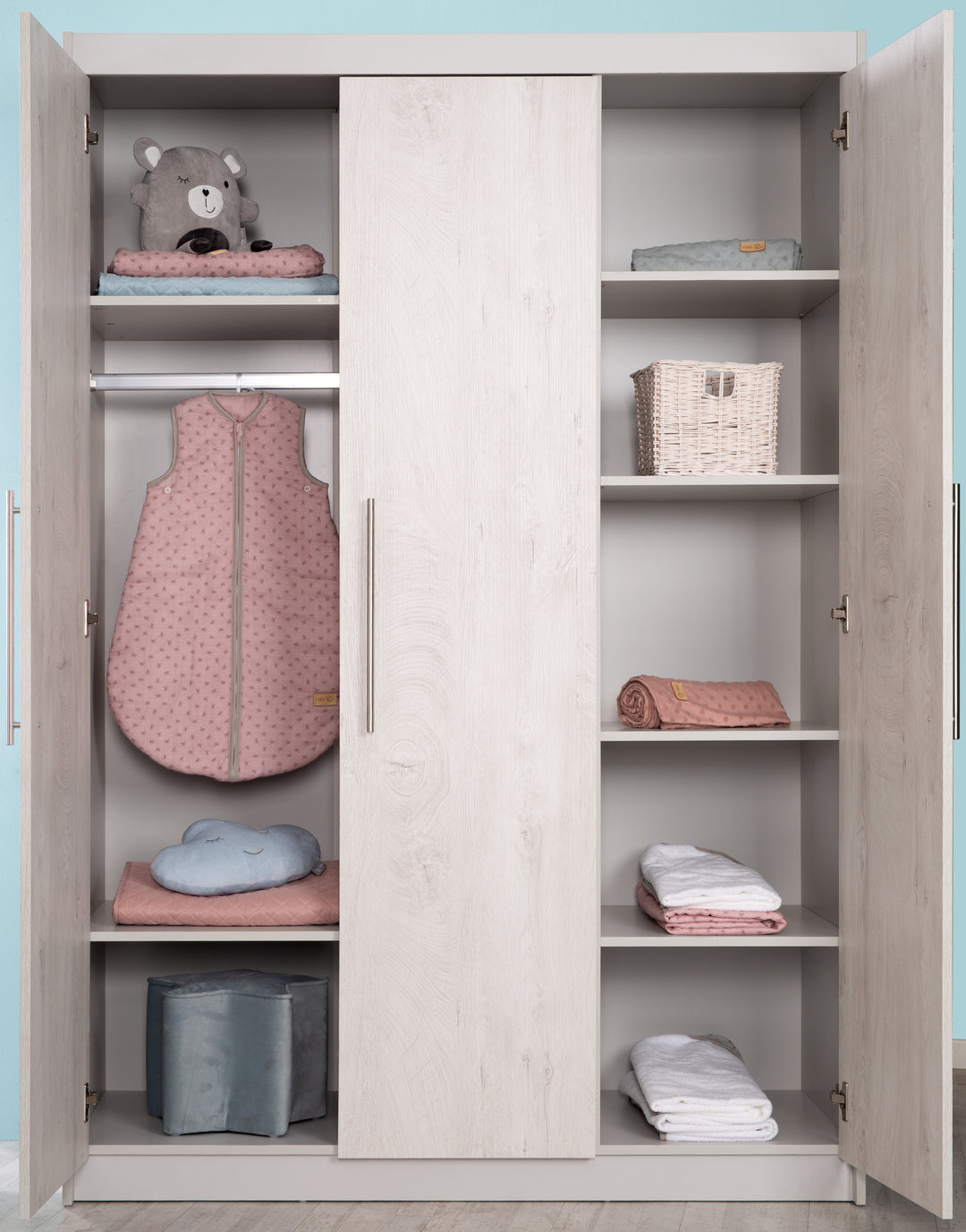 Wardrobe 'Maren 2', 3-Doors, 6 Shelves, Hinged-Door Wardrobe, Light Grey & White – Lifestyle Image (2/4)