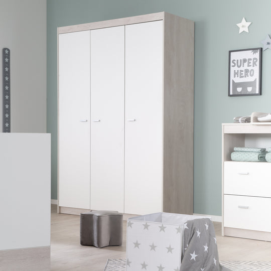 Kleiderschrank 'Julia', 3-türiger Drehtürenschrank inkl. 1 Kleiderstange & 6 Böden – Milieubild (3/5)