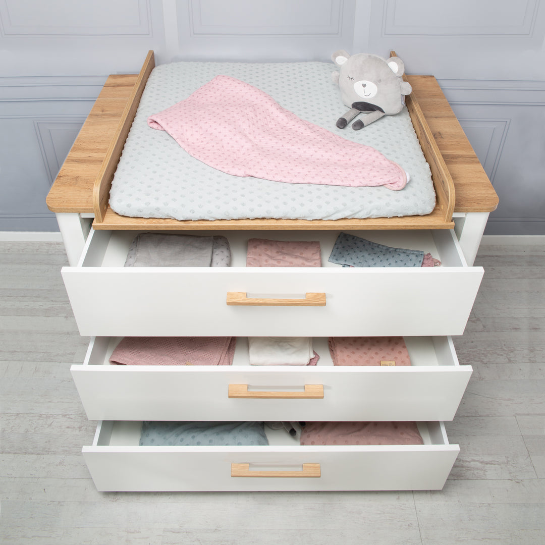 Children's Room Set 'Ava' 3-Piece, incl. Children's Bed 70x140 cm, Changing Table & Cabinet 3-Door – Lifestyle Image (15/23)