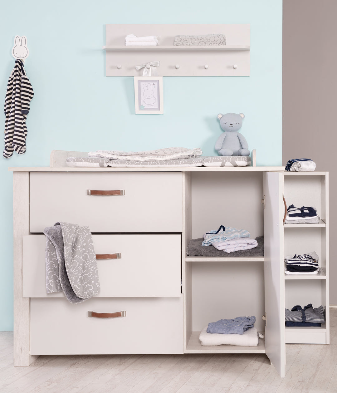 Ensemble chambre d'enfant 'Mila', incl. lit combiné 70 x 140 cm, commode à langer & 3portes armoire, gris/blanc – Photo du produit (10/16)