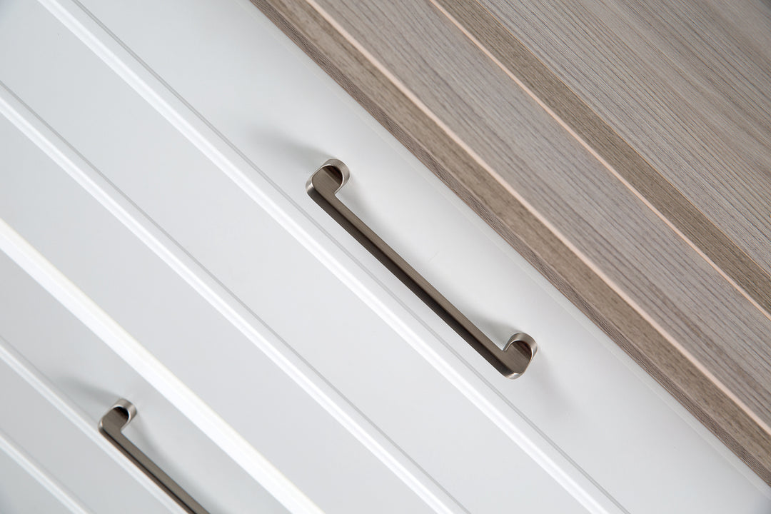 Zimmerset 'Felicia' inkl. Kombi-Bett 70 x 140 cm, Wickelkommode & 3-türigem Schrank, Luna Elm / weiß – Detailbild (20/21)
