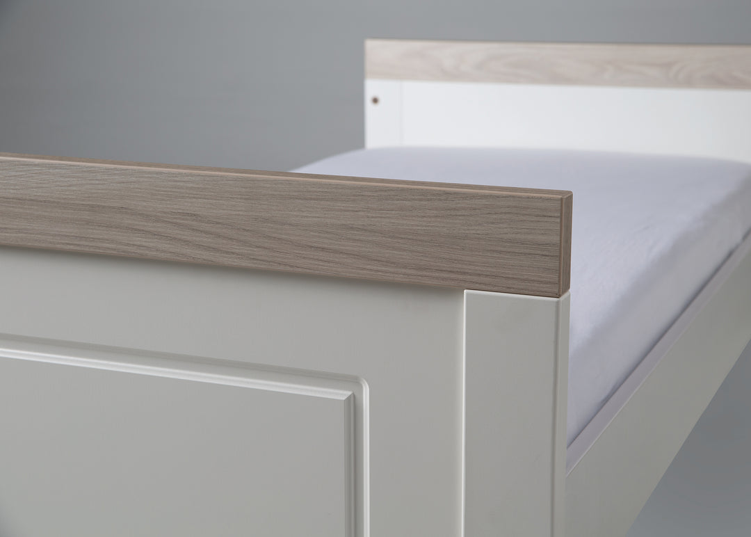 Zimmerset 'Felicia' inkl. Kombi-Bett 70 x 140 cm, Wickelkommode & 3-türigem Schrank, Luna Elm / weiß – Detailbild (11/21)