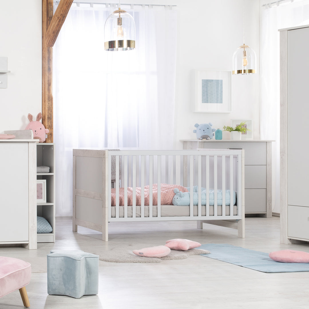 Kombi-Kinderbett 'Mila', 70 x 140 cm, verstell-/umbaubar zum Jugendbett, mitwachsend, 3 Schlupfsprossen – Milieubild (4/10)