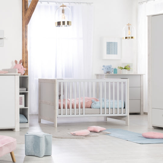 Kombi-Kinderbett 'Mila', 70 x 140 cm, verstell-/umbaubar zum Jugendbett, mitwachsend, 3 Schlupfsprossen – Milieubild (4/10)