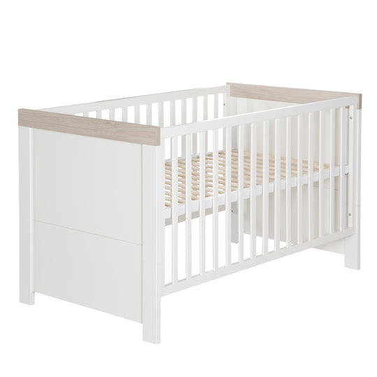 Zimmerset 'Lucy' 3-teilig, inkl. Kombi-Kinderbett 70 x 140, Wickelkommode & Schrank 3-türig – Freisteller (3/17)