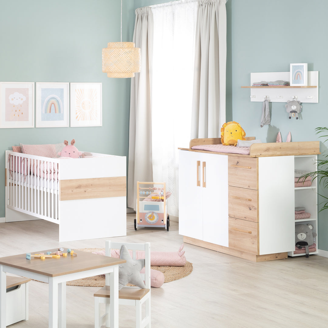 Kombi-Kinderbett 'Lion' 70x140 - 3-fach höhenverstellbar - Weiß & Holzdekor 'Artisan Eiche' – Milieubild (6/12)