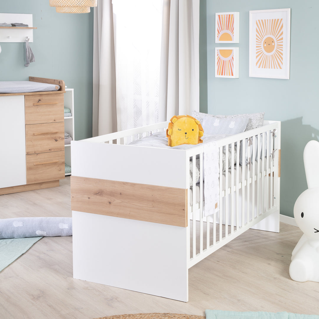 Kombi-Kinderbett 'Lion' 70x140 - 3-fach höhenverstellbar - Weiß & Holzdekor 'Artisan Eiche' – Milieubild (2/12)