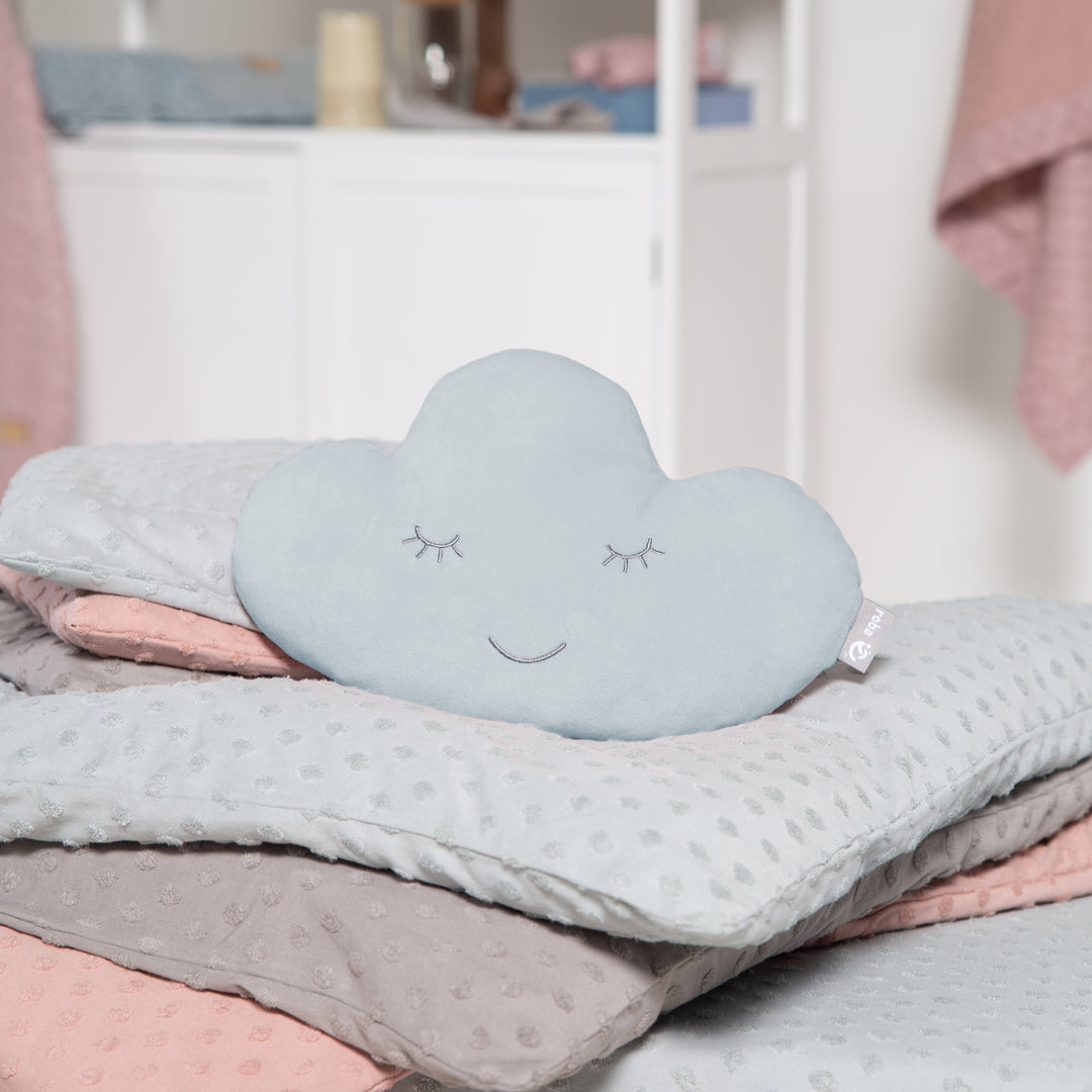 Kuschelkissen Wolke 'roba Style', Hellblau/Sky, flauschiges Dekokissen für Baby- & Kinderzimmer – Milieubild (2/6)