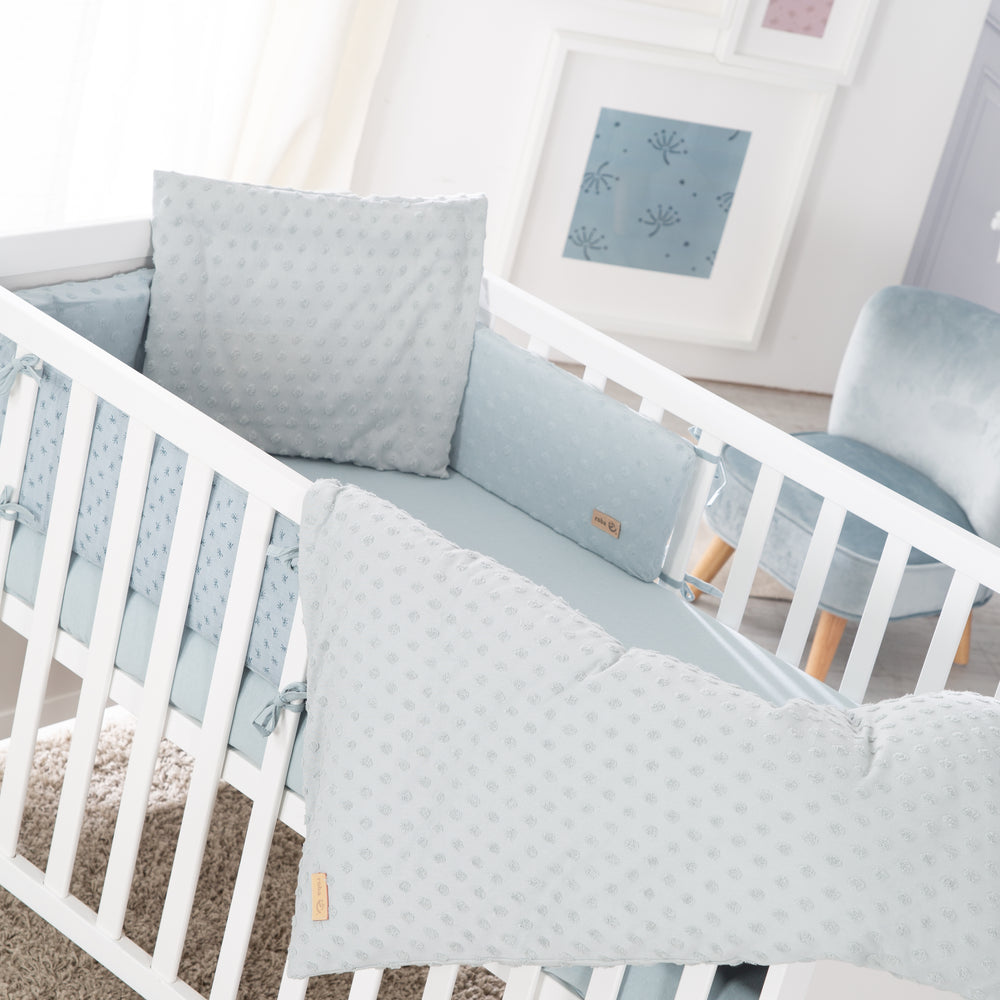 Organic Geschenkset 'Lil Planet' hellblau/sky, Bio-Bettwäsche, Bettlaken & Nestchen – Produktbild (2/4)