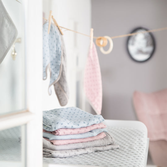 Organic 2er Set Puck- & Stilltuch 'Lil Planet' hellblau/sky, Bio-Baumwolle, GOTS, 120 x 120 cm – Milieubild (4/9)