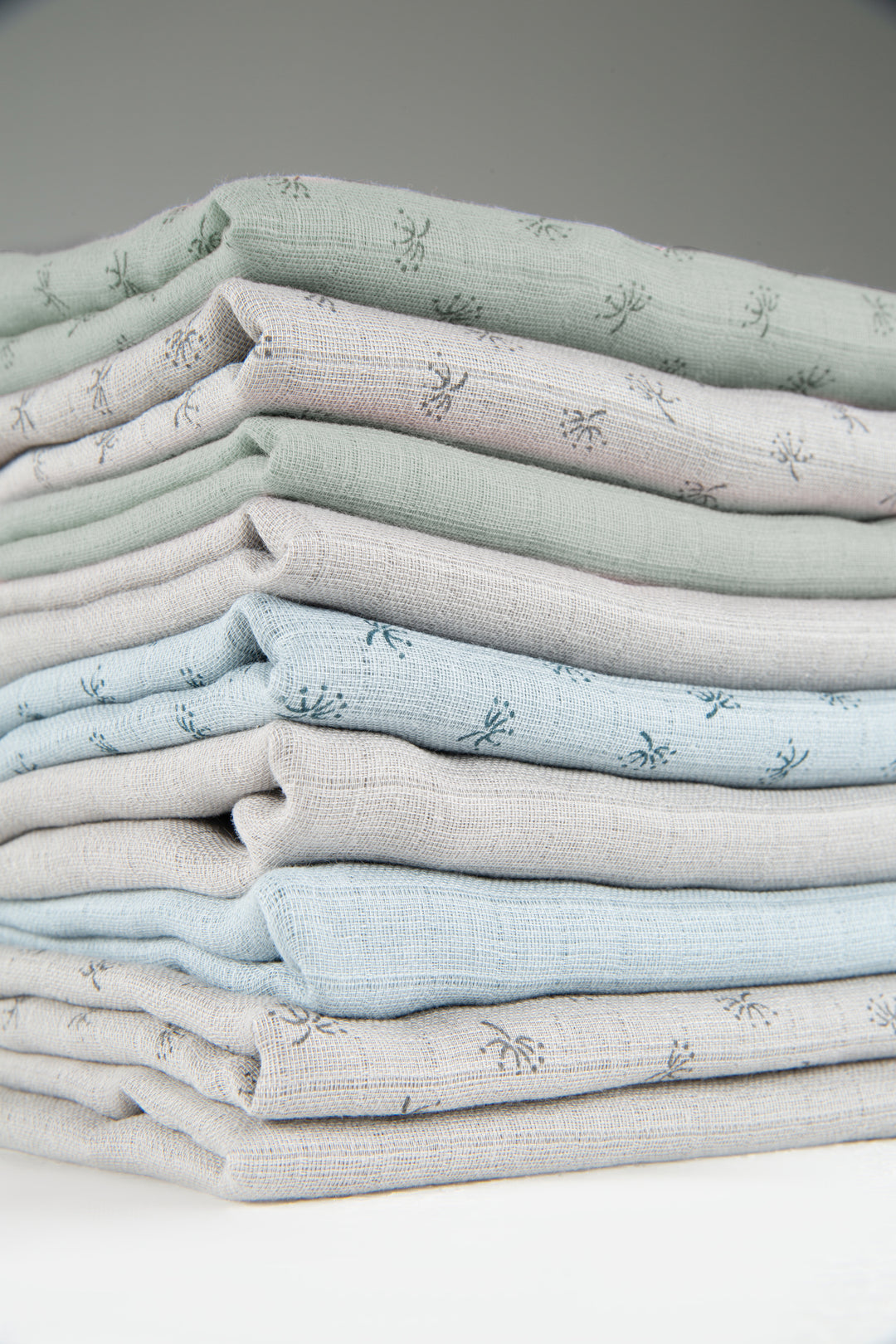Organic 2er Set Swaddle & Nursing Cloth 'Lil Planet' Frosty Green, Organic Cotton, GOTS, 120 x 120 cm – Special Image (9/9)